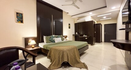 Hotel City Heritage (300mtr from Ganga Ghat) Room Type - Superior Room