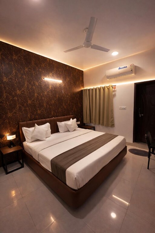 My Stay - Tap to explore photos