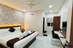 Hotel Mithra Grand