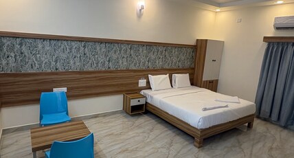 VAINAVI RESIDENCY Room Type - Deluxe Family Room