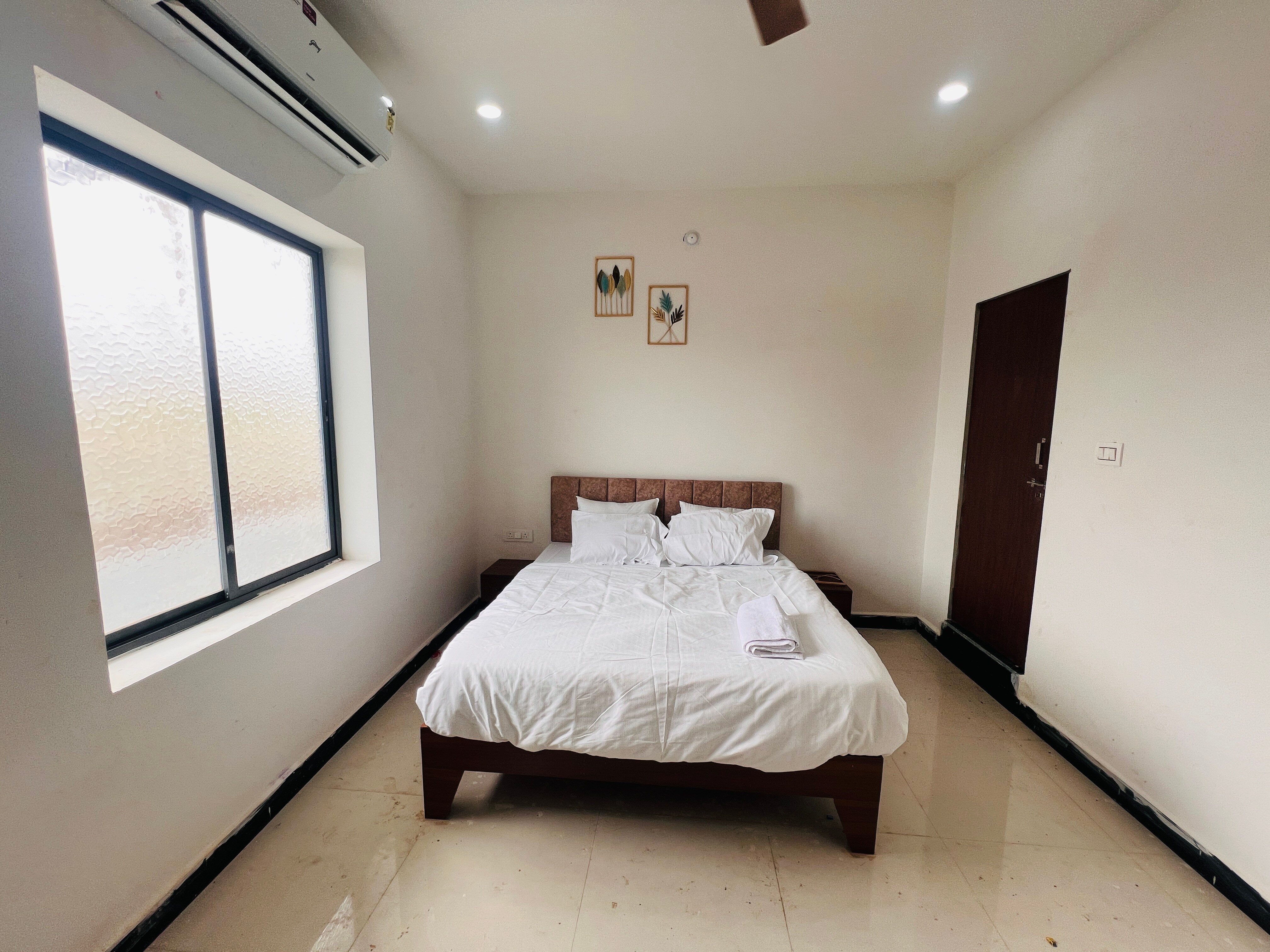 Hotel Dream villa (AC Room) - Tap to explore photos