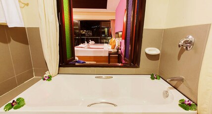 Phuvaree Resort Phuket Room Type - Deluxe Jacuzzi