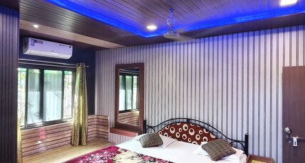 Shri Ganesh Hotel, 200 meters from nakki lake Room Type - Deluxe AC Room Shri Ganesh Hotel, 200 meters from nakki lake Room Type - Deluxe AC Room
