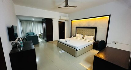 BNGV Grandeur Hotel & Banquets Room Type - Deluxe King BNGV Grandeur Hotel & Banquets Room Type - Deluxe King