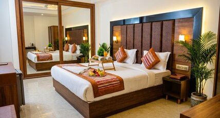 HOTEL Yash Palace Near IGI Airport Room Type - Family Room