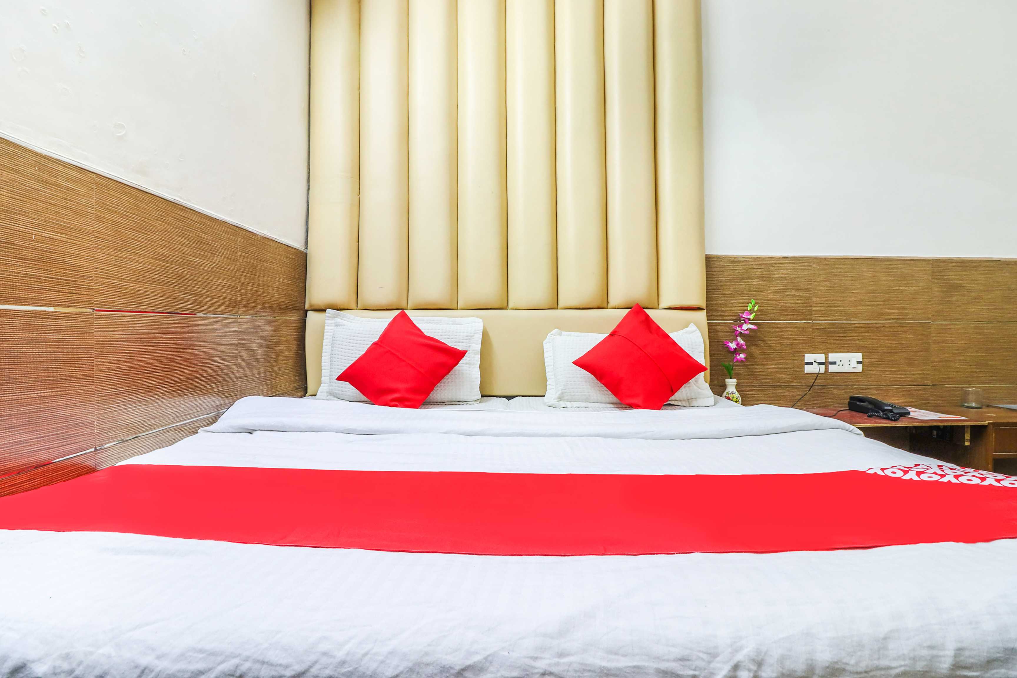 Hotel O Prem Chunaria - Tap to explore photos