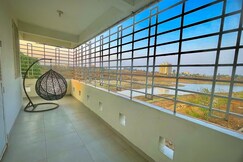 4 Floor Villa   Theatre  Lawn  Lake View   Events
