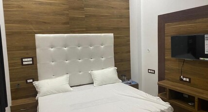 Hotel Shree Darshnam Room Type - Economy double bedroom