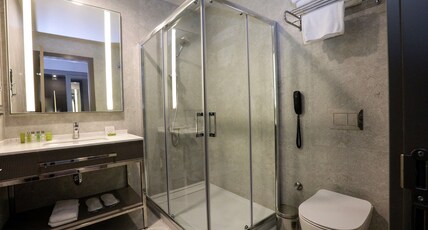 DoubleTree by Hilton Hotel Izmir Airport Room Type - TWIN GUEST ROOM