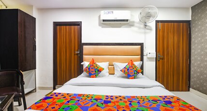 FabHotel The GK Residency Room Type - Deluxe Room