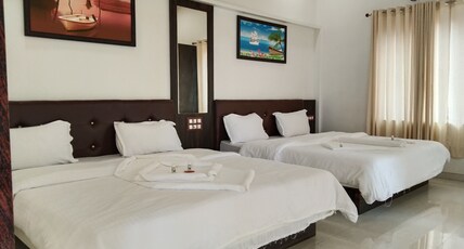 Nakhawa Beach Resort & Hotel Room Type - Family Room with Balcony Sit out