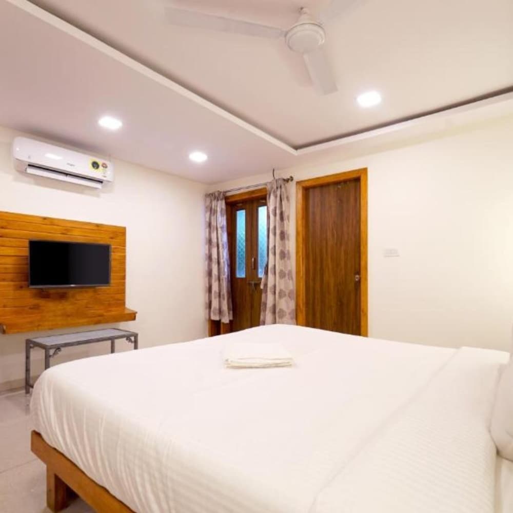 SHIV-LEELA EXECUTIVES (Lodge) - Tap to explore photos