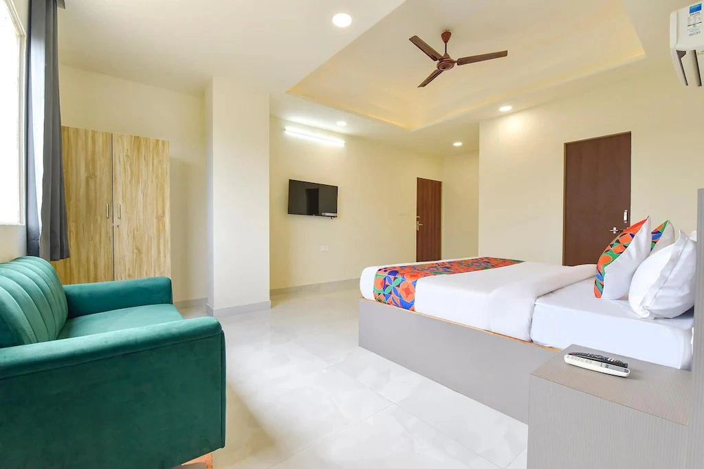 HOTEL SILVER STAY NEW Room Type - Premium Room HOTEL SILVER STAY NEW Room Type - Premium Room