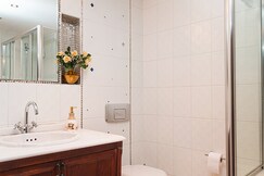 Alzer Hotel Special Class