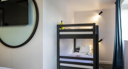 ibis Styles Paris St-Denis Pleyel Room Type - Family room - 2 single beds and 1 bunk bed