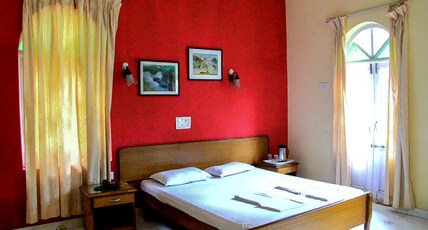 Mayem Lake View Room Type - Suite Room AC - Lake View