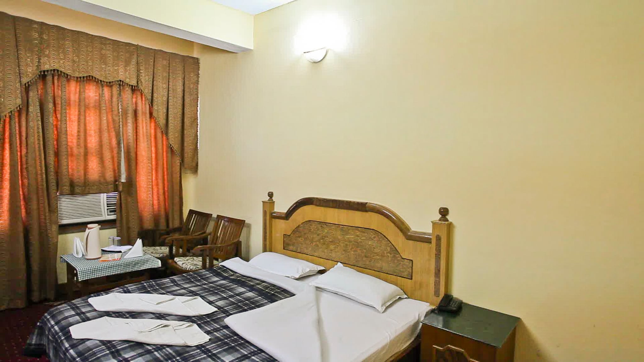 Hotel Surya Palace - Tap to explore photos