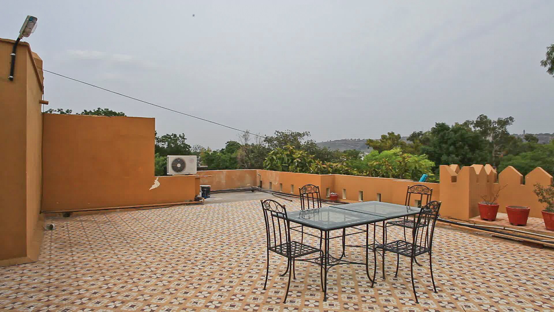 Hotel Pratap Palace - Tap to explore photos