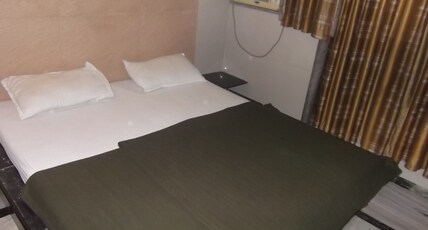 Hotel Radhika Room Type - Deluxe Non AC Room