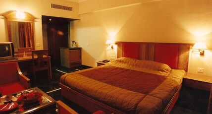Hotel Raj Vilas Palace Room Type - Deluxe Room
