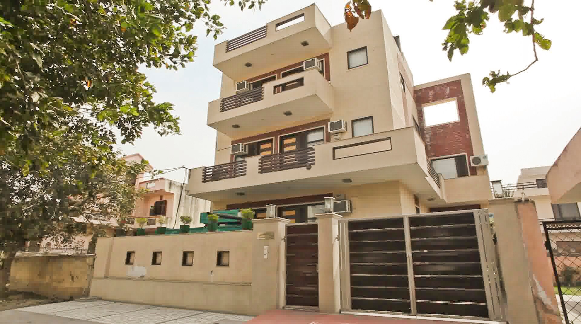 Hotel Anand Villa @ Google Signature Tower gurgaon - Tap to explore photos
