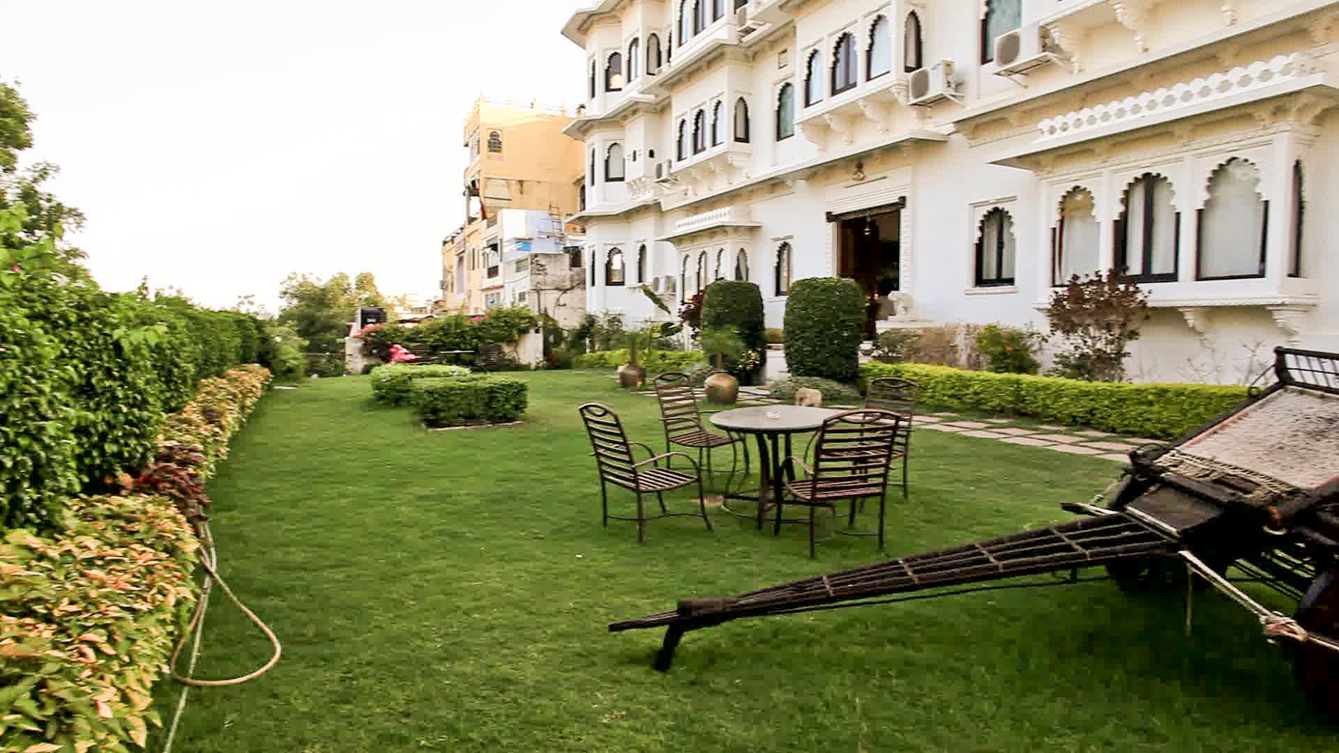 KAROHI HAVELI (200 years old heritage hotel) - Tap to explore photos