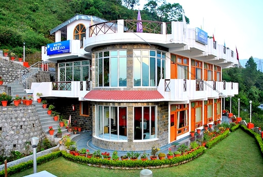 Hotel Lake Inn