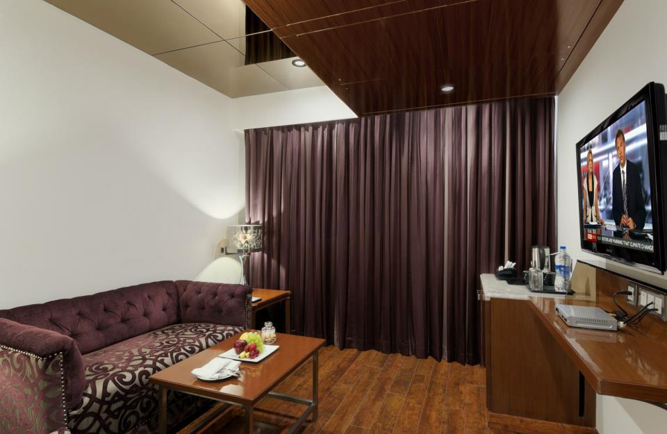 The Elanza Hotel - Tap to explore photos
